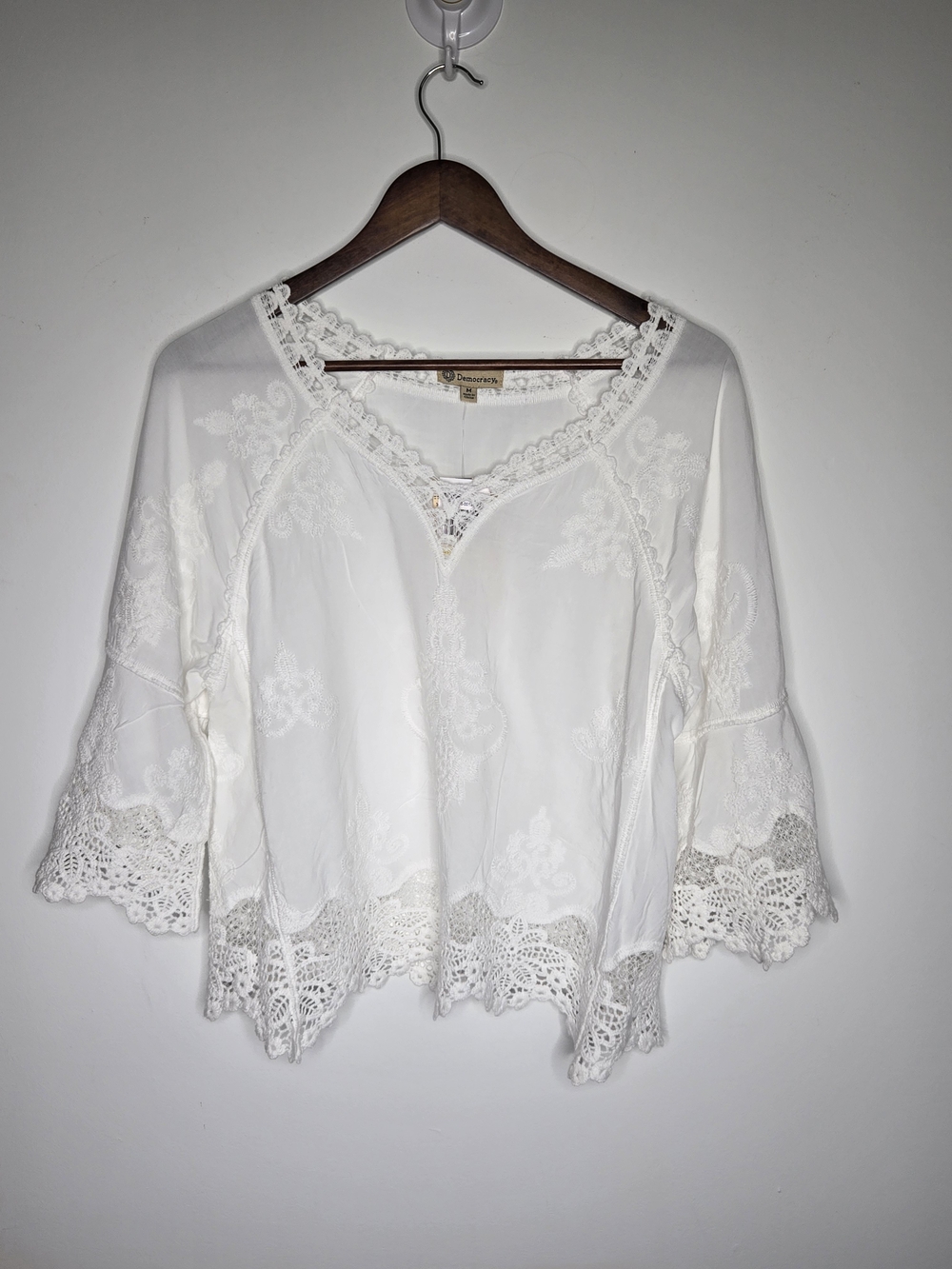 Democracy Boho Lace Trim Embroidered V Neck White Bell Sleeve Blouse Top Shirt M